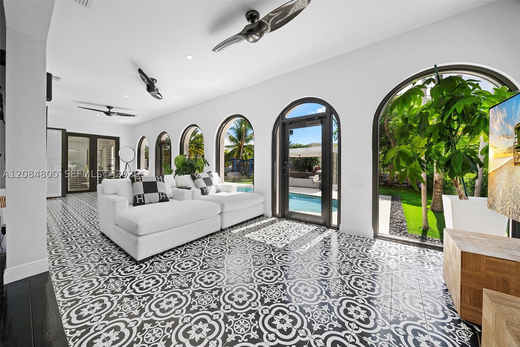 12905 Ixora Rd, North Miami FL 33181