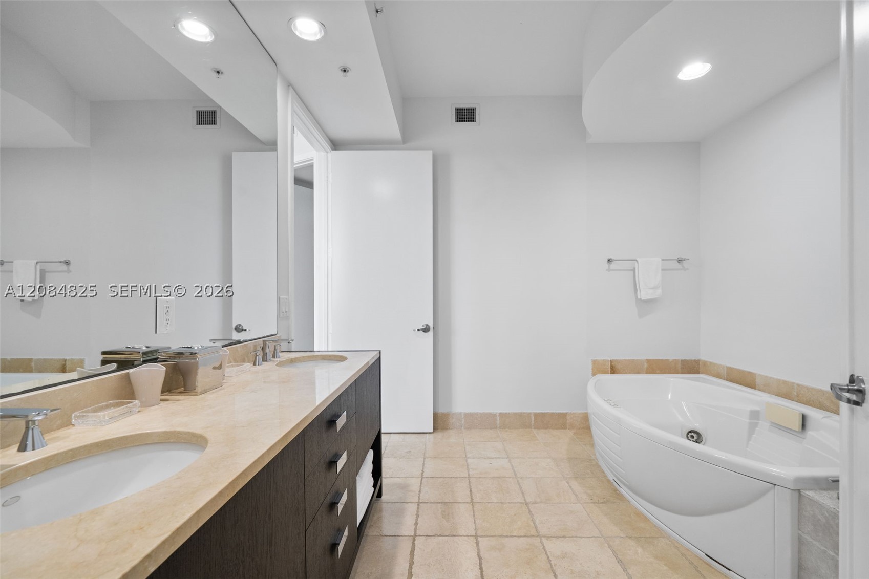 18201 Collins Ave #4709, Sunny Isles Beach FL 33160