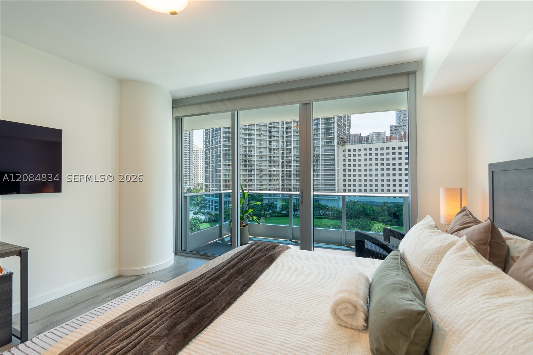 200 Biscayne Blvd Way #508, Miami FL 33131