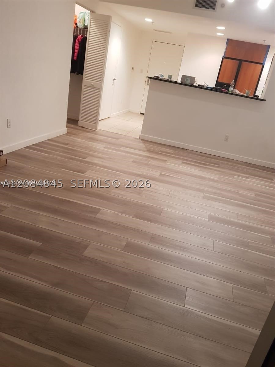 335 S Biscayne Blvd #2506, Miami FL 33131