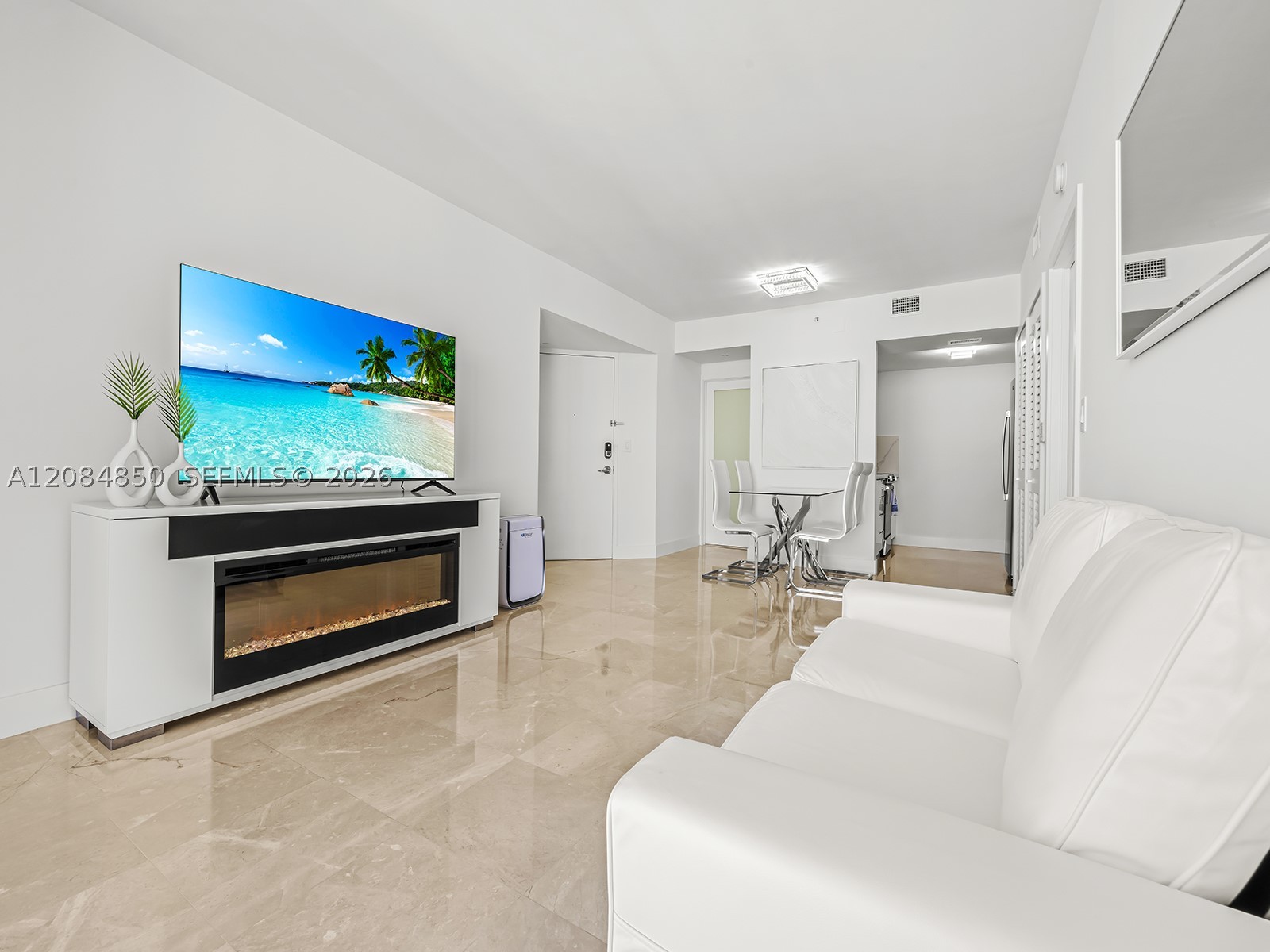 6365 Collins Ave #1911, Miami Beach FL 33141