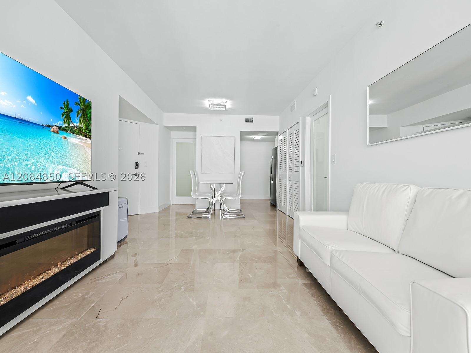6365 Collins Ave #1911, Miami Beach FL 33141