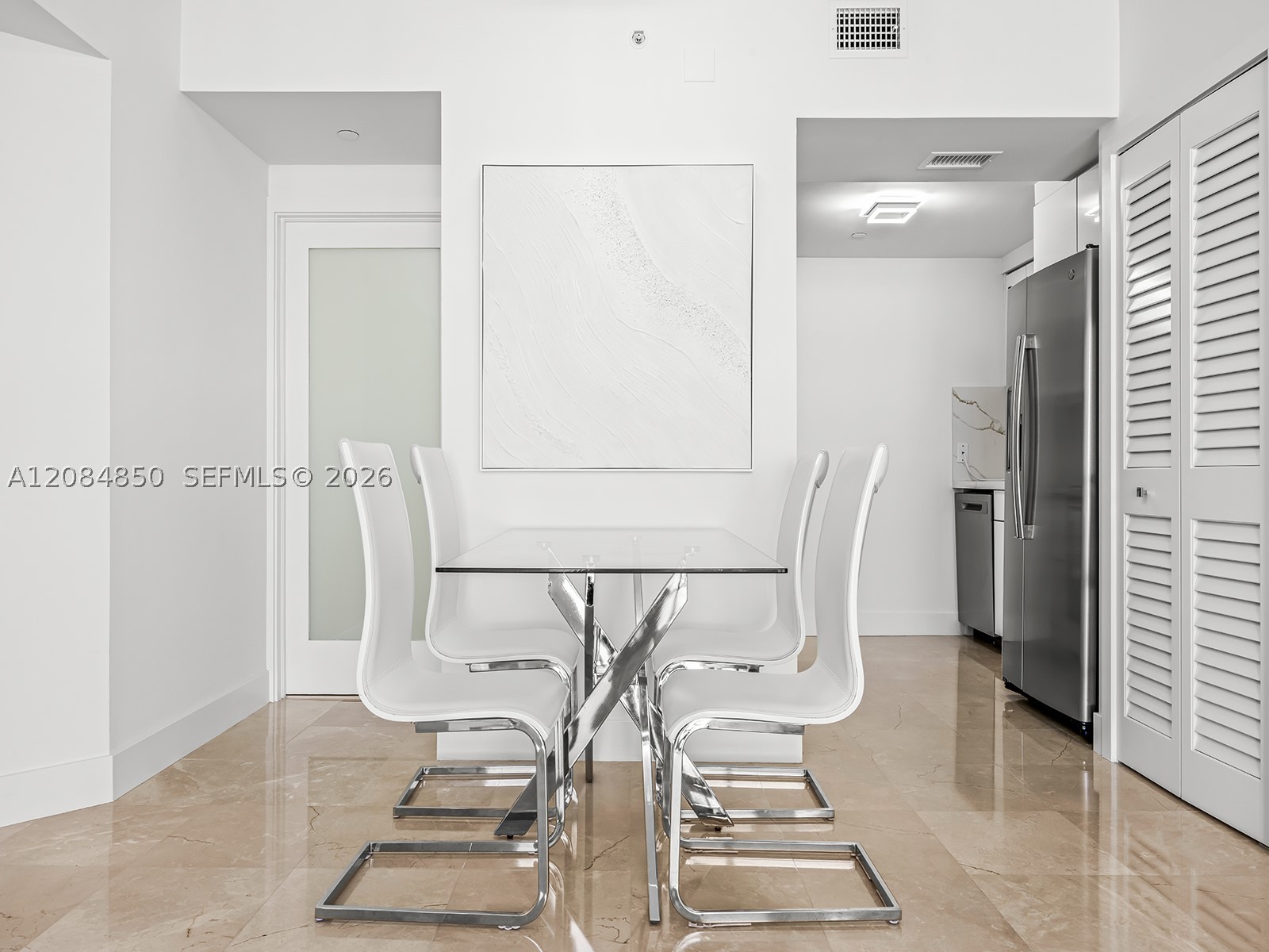 6365 Collins Ave #1911, Miami Beach FL 33141