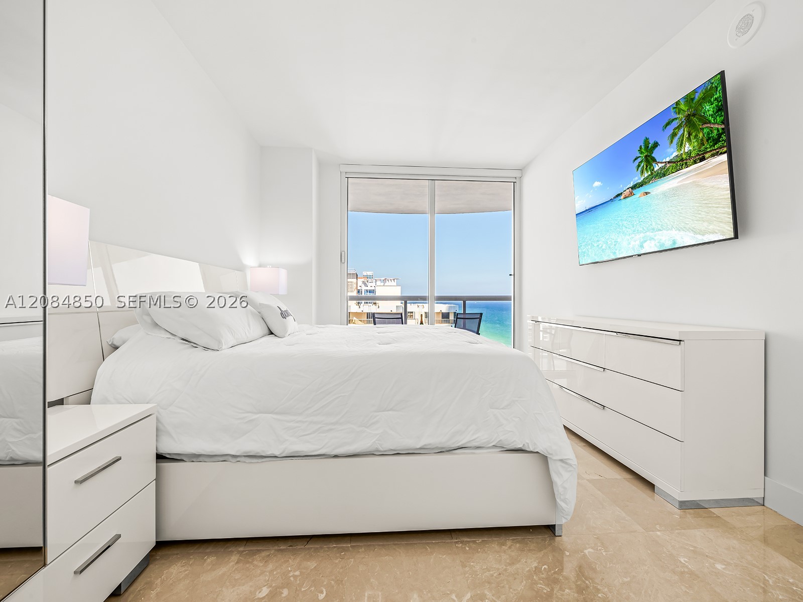 6365 Collins Ave #1911, Miami Beach FL 33141