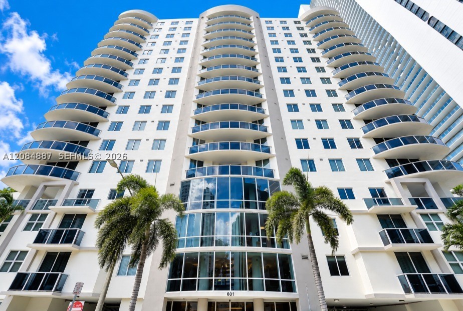 601 NE 23rd St #1501, Miami FL 33137