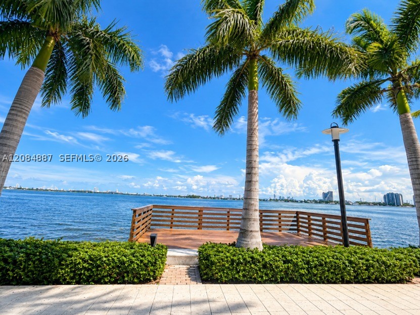 601 NE 23rd St #1501, Miami FL 33137