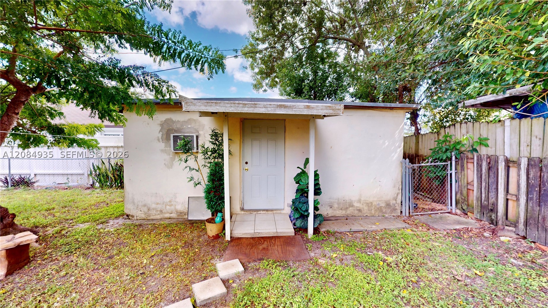 9940 SW 48th St, Miami FL 33165
