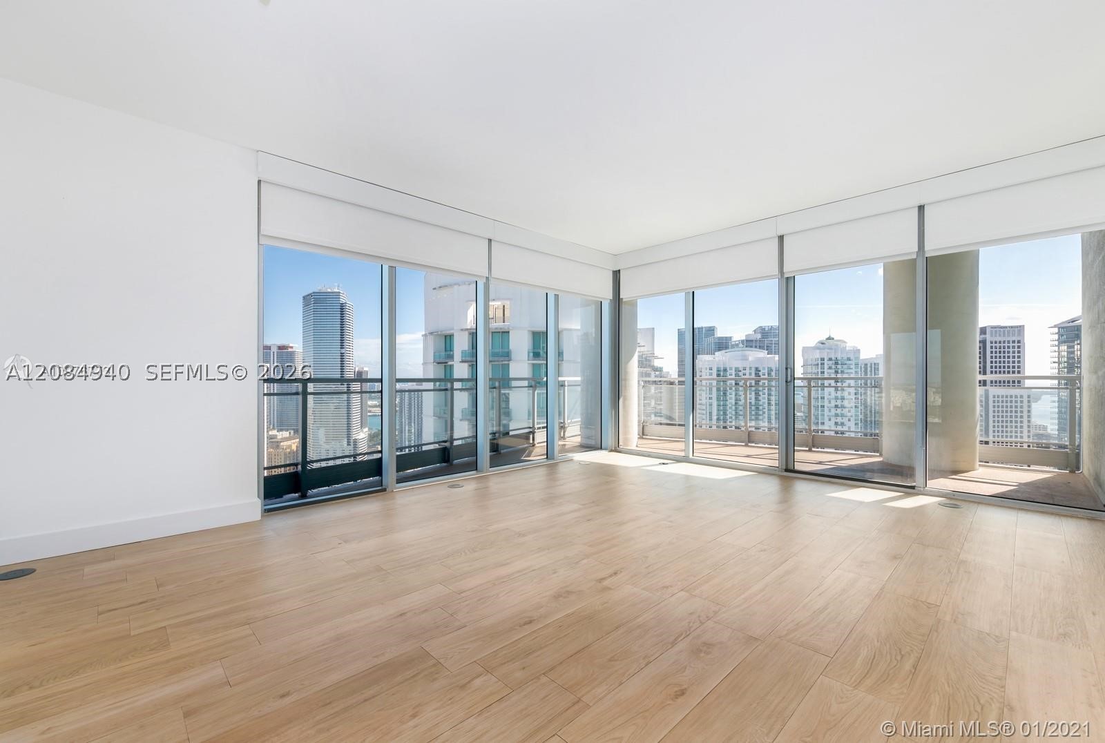 90 SW 3rd St #4004, Miami FL 33130