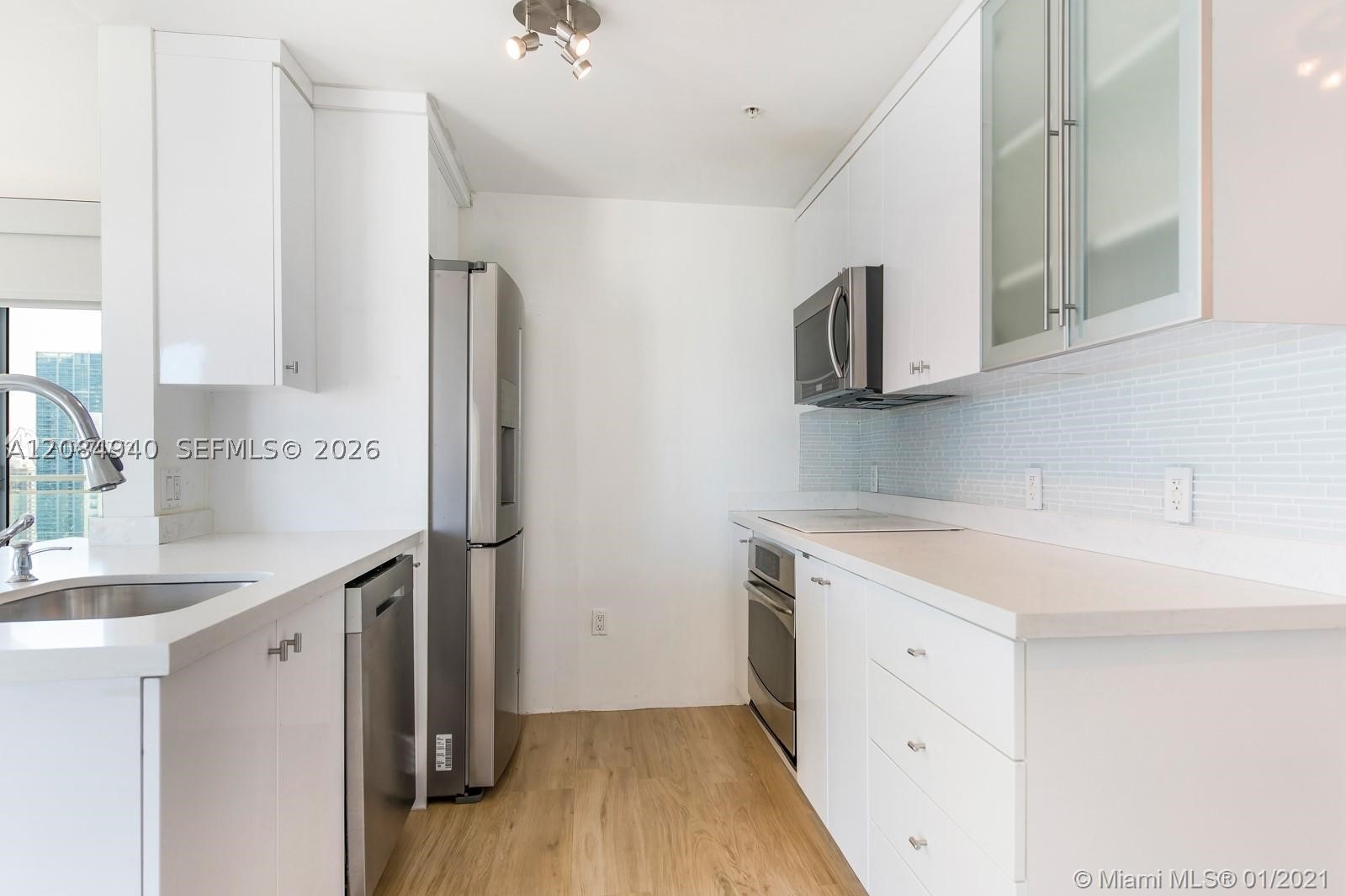 90 SW 3rd St #4004, Miami FL 33130