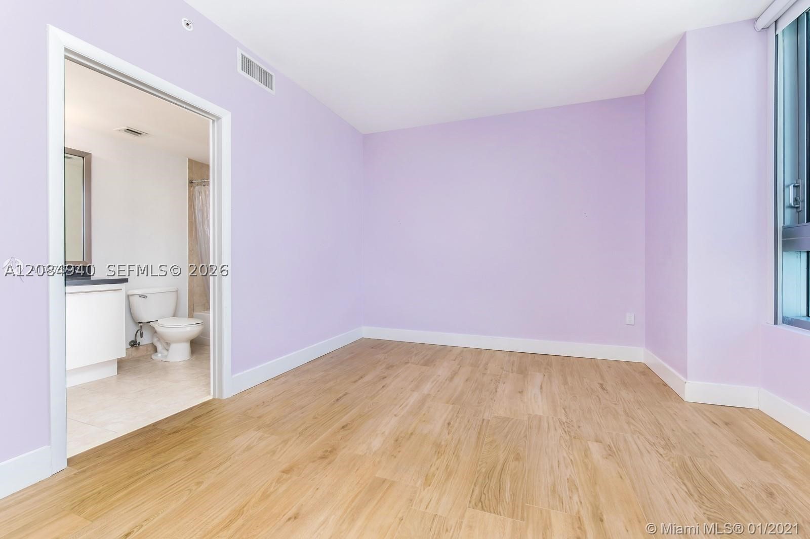 90 SW 3rd St #4004, Miami FL 33130