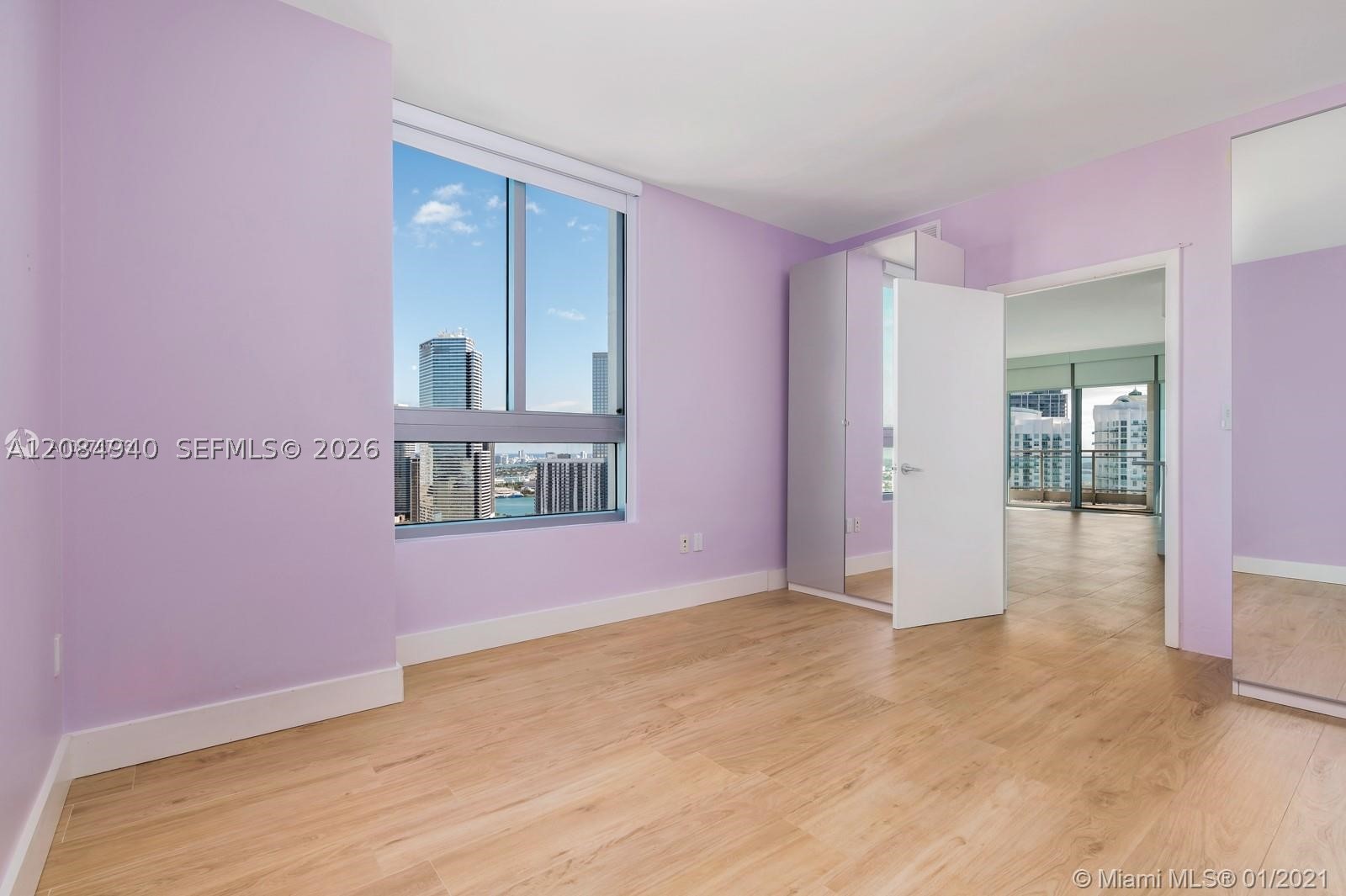 90 SW 3rd St #4004, Miami FL 33130