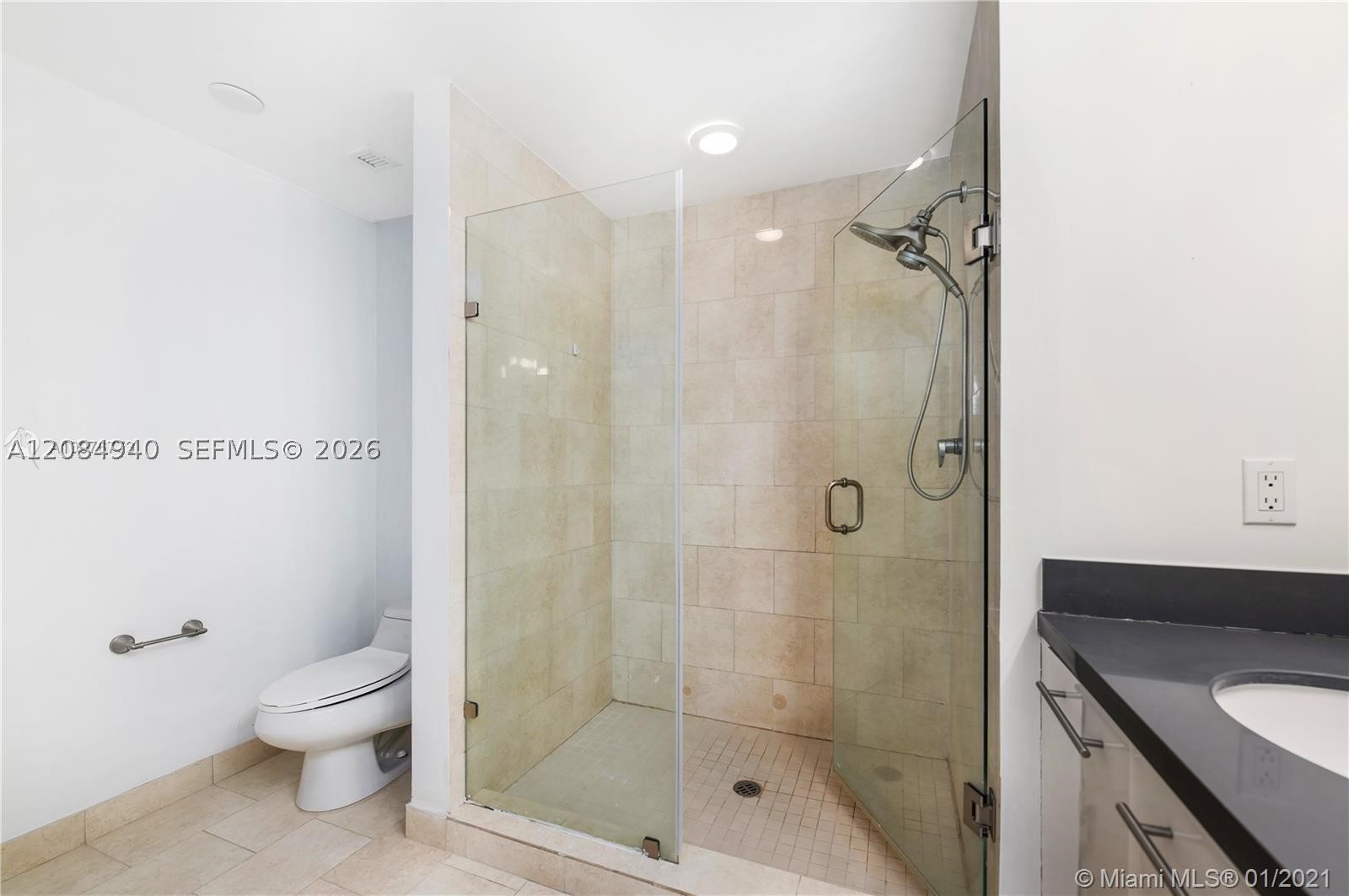 90 SW 3rd St #4004, Miami FL 33130