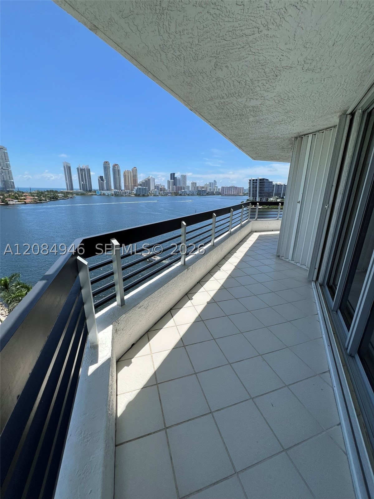 3530 Mystic Pointe Dr #1215, Aventura FL 33180