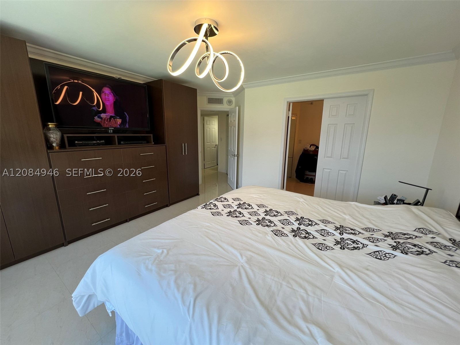 3530 Mystic Pointe Dr #1215, Aventura FL 33180