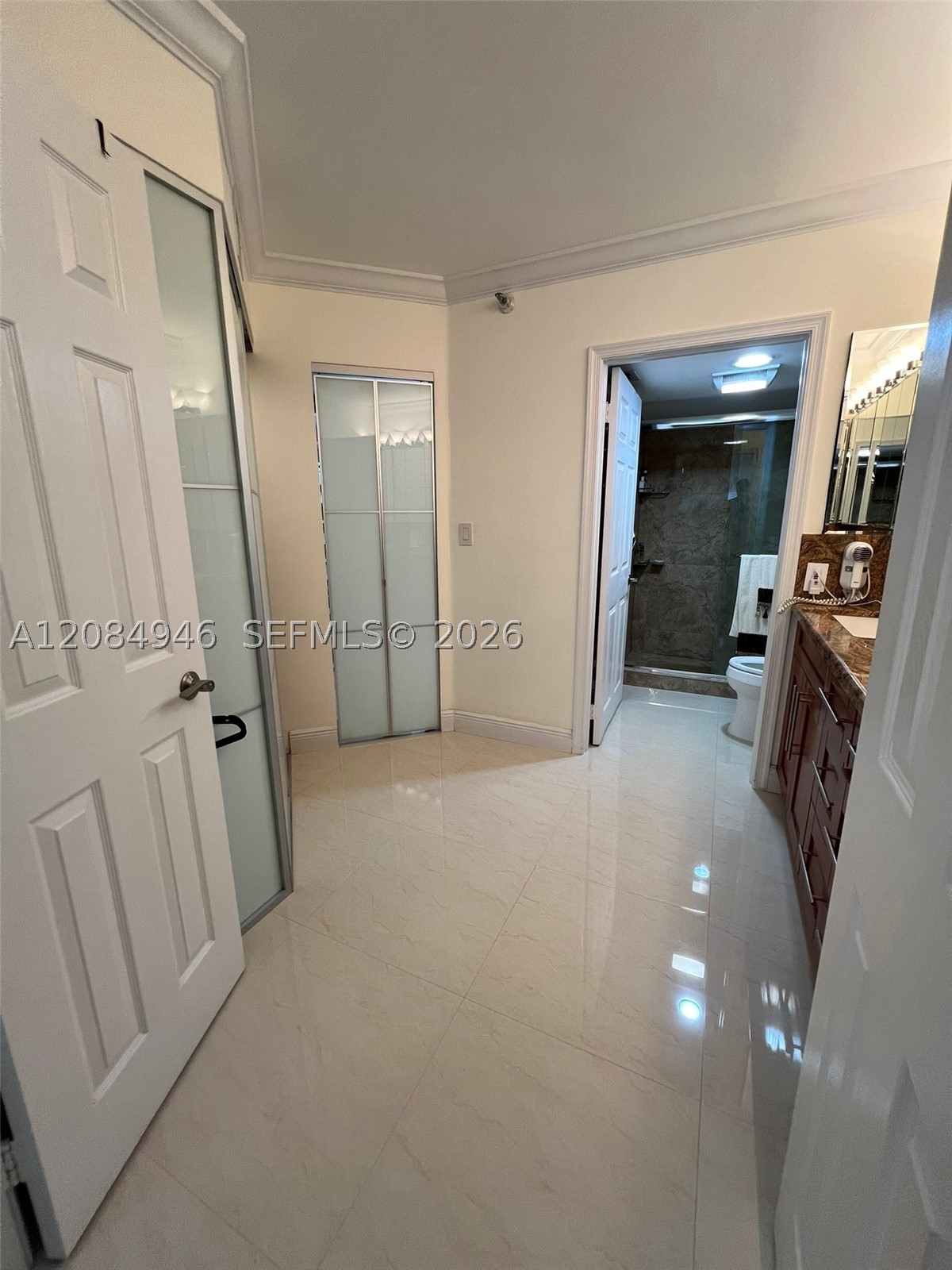 3530 Mystic Pointe Dr #1215, Aventura FL 33180