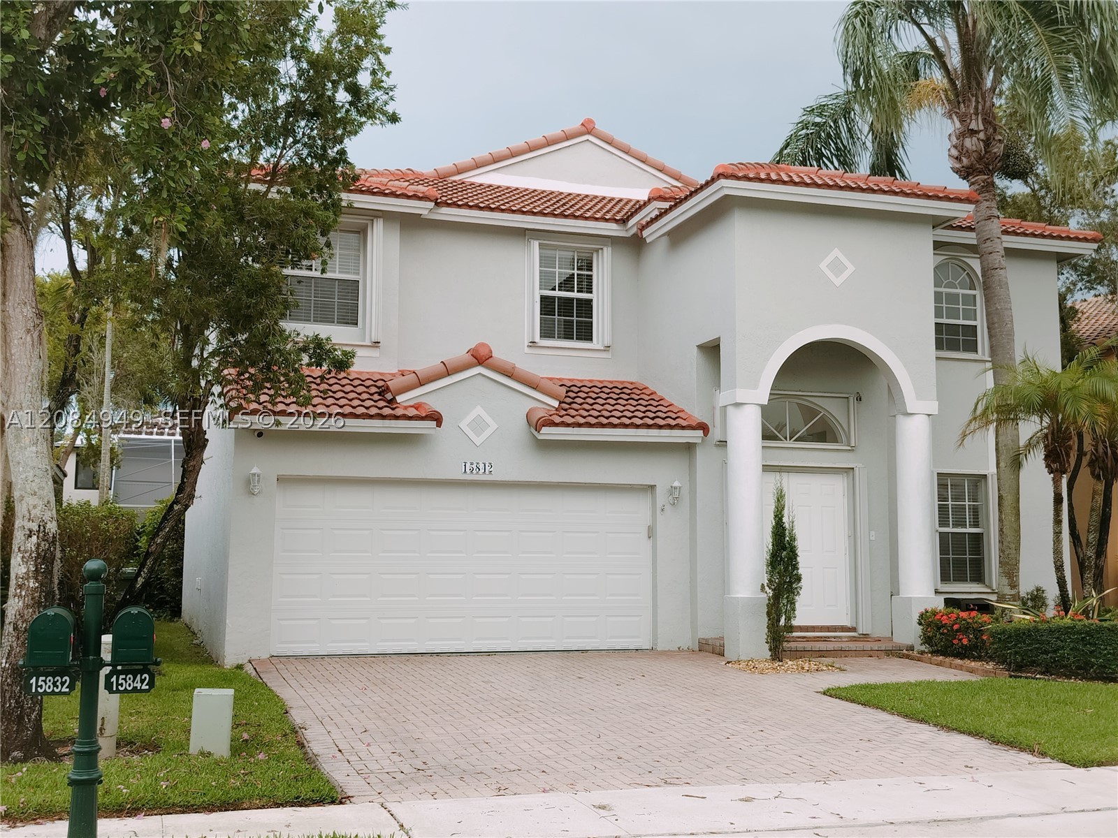 15842 SW 14th St, Pembroke Pines FL 33027