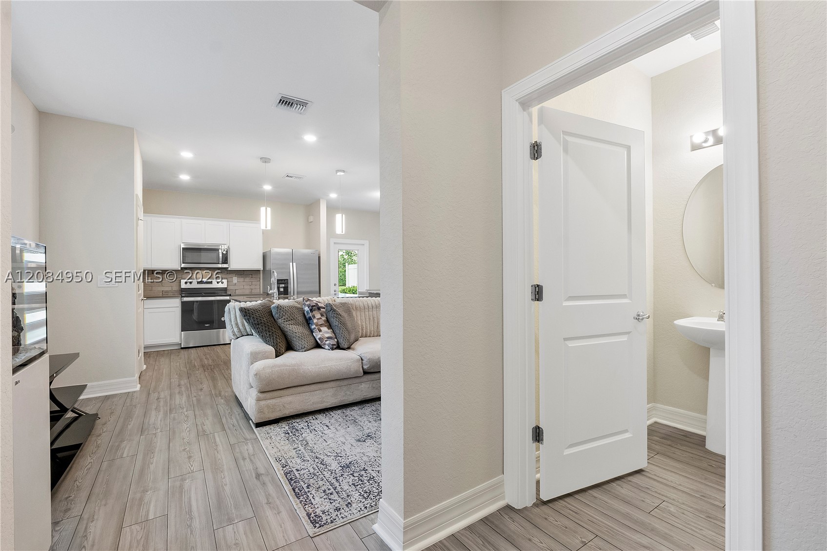 2905 Olivia Ave, Lauderdale Lakes FL 33311