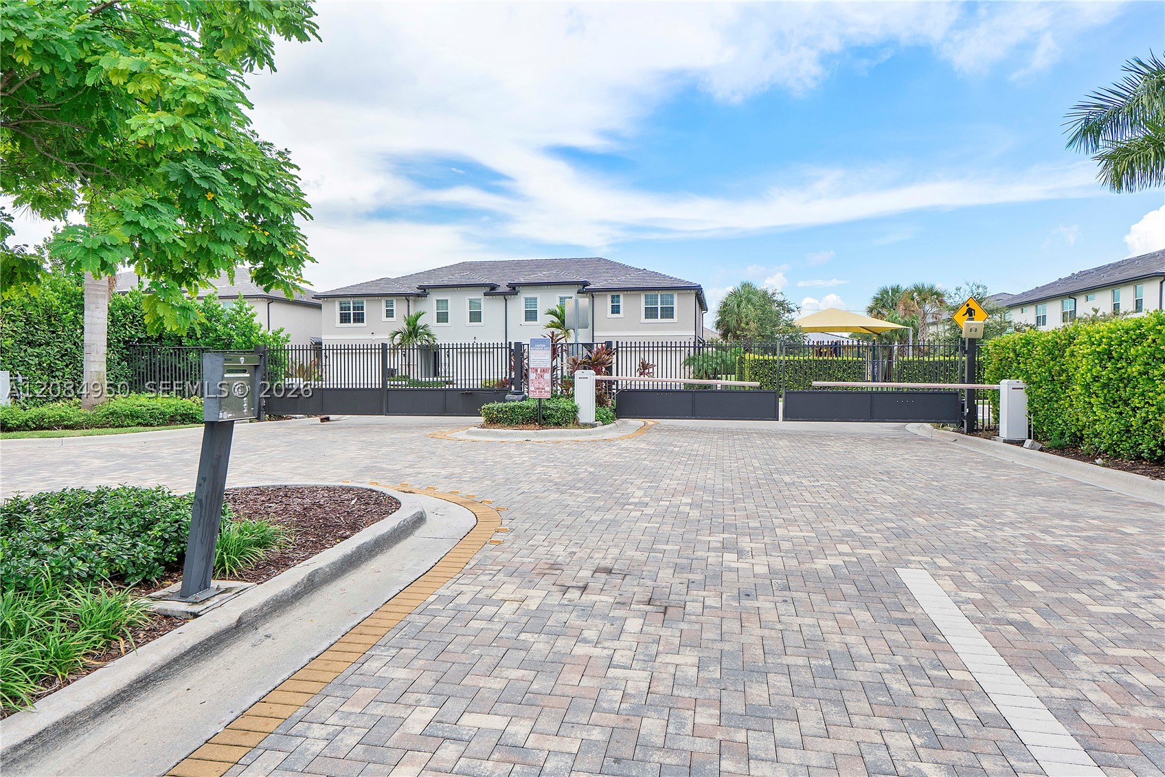 2905 Olivia Ave, Lauderdale Lakes FL 33311