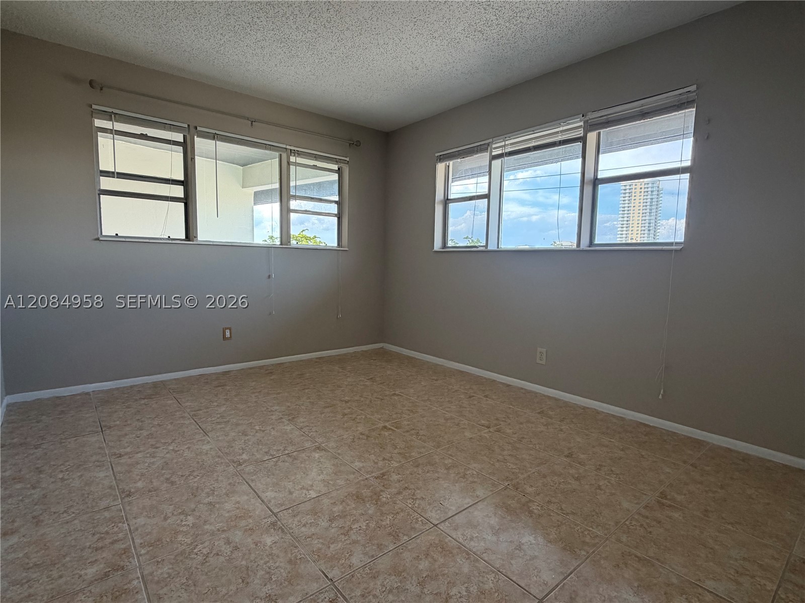 250 Layne Blvd #310, Hallandale Beach FL 33009