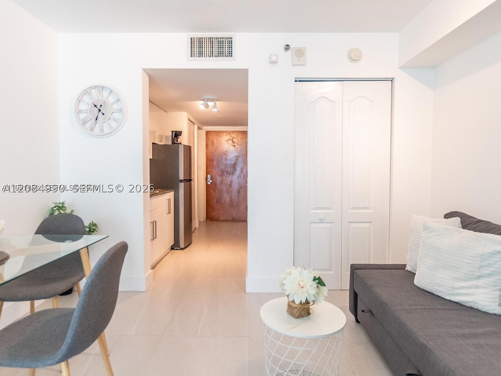1200 Brickell Bay Dr #3210, Miami FL 33131