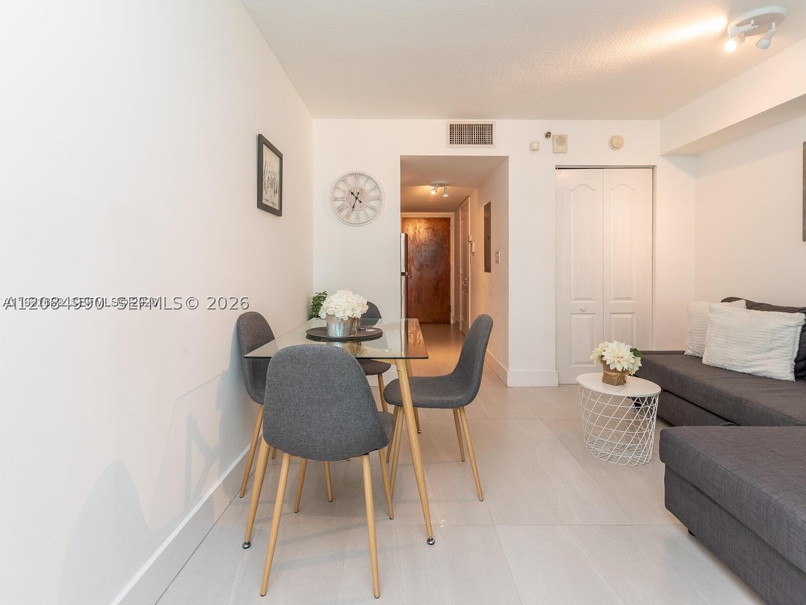 1200 Brickell Bay Dr #3210, Miami FL 33131