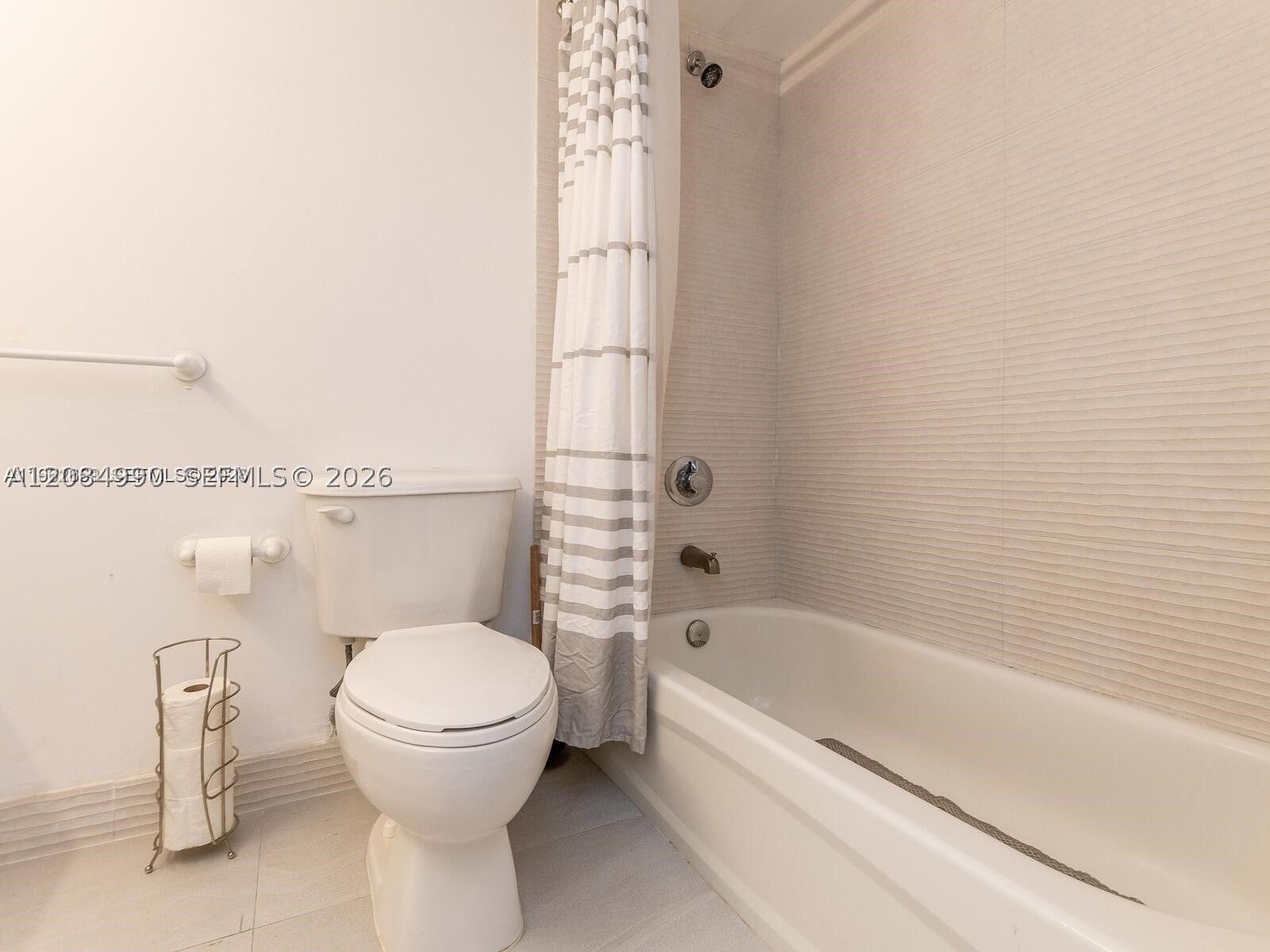 1200 Brickell Bay Dr #3210, Miami FL 33131