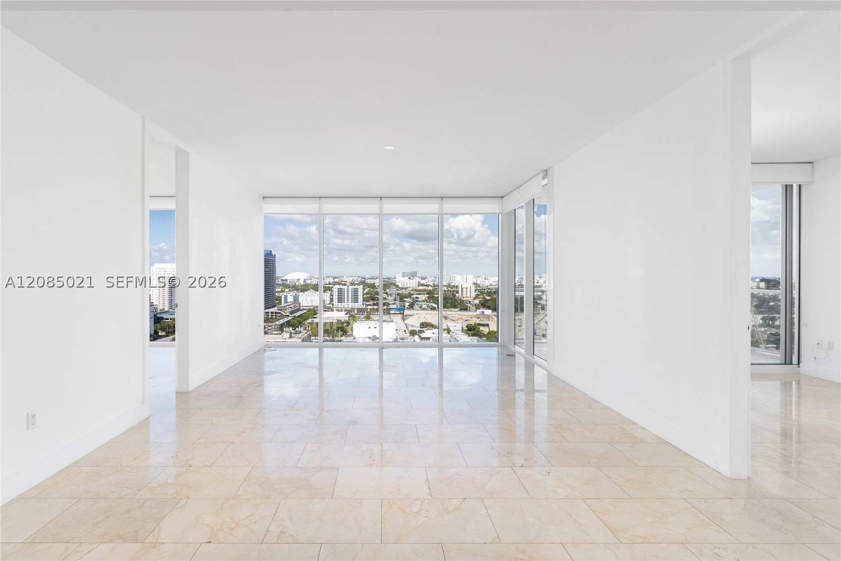1040 Biscayne Blvd #1806, Miami FL 33132