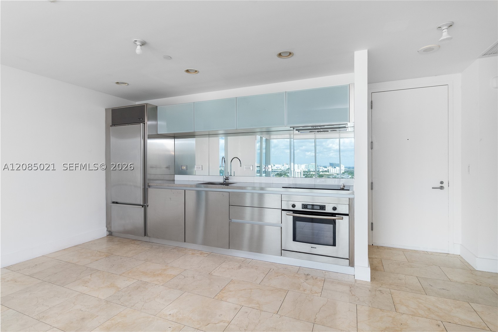 1040 Biscayne Blvd #1806, Miami FL 33132