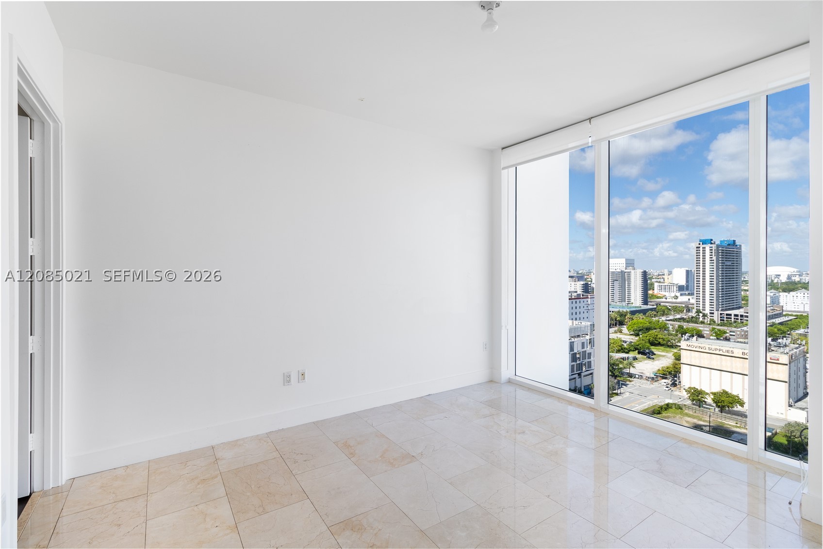1040 Biscayne Blvd #1806, Miami FL 33132