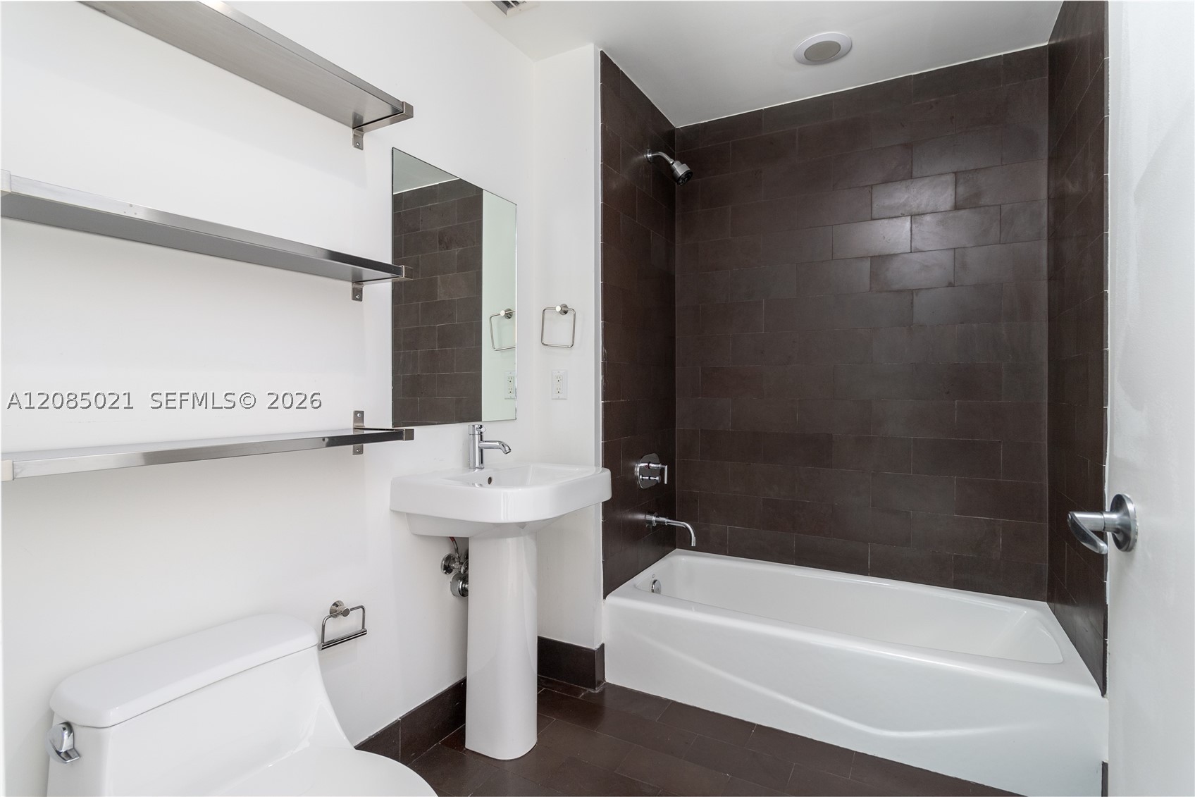 1040 Biscayne Blvd #1806, Miami FL 33132