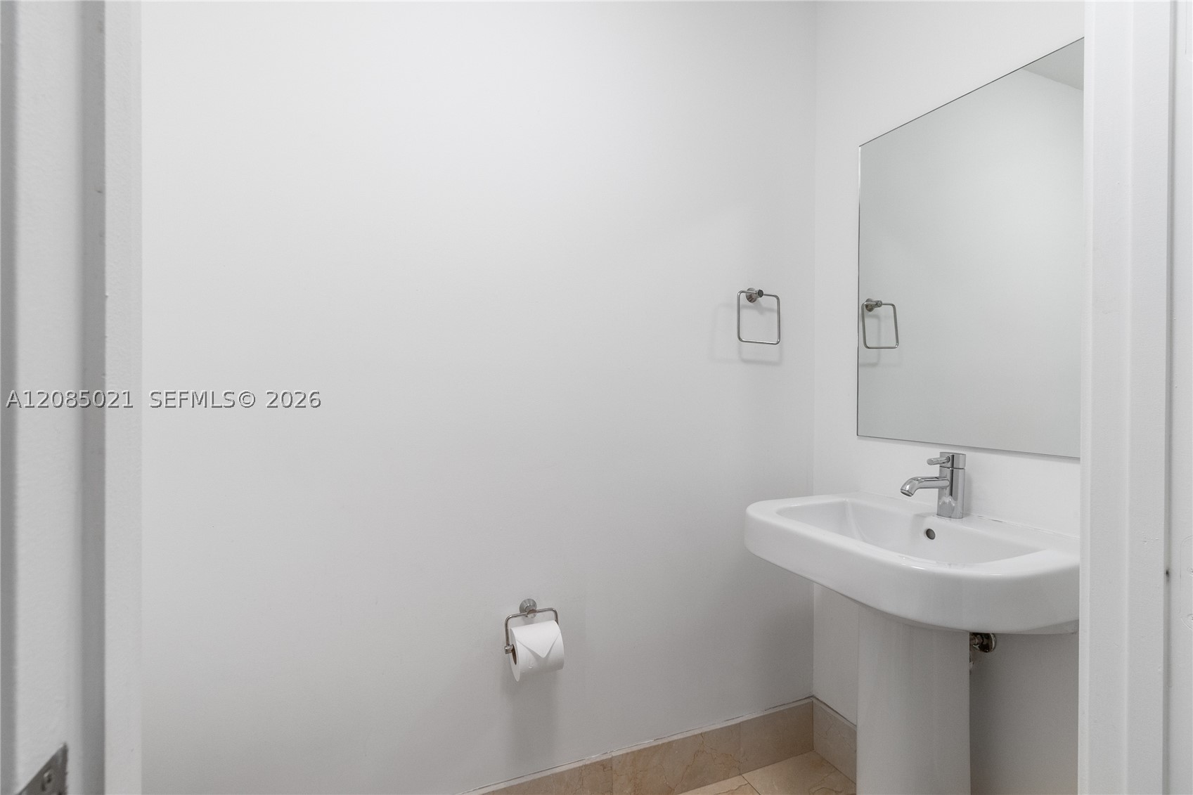 1040 Biscayne Blvd #1806, Miami FL 33132
