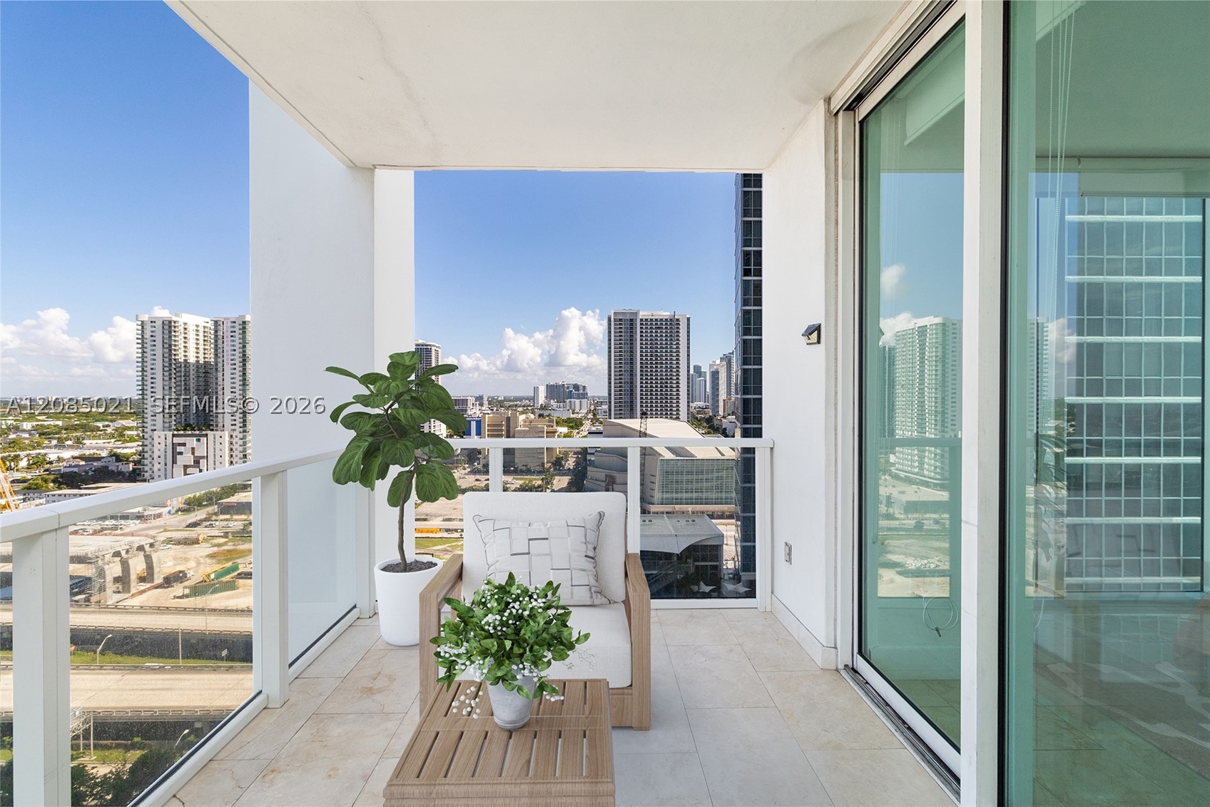 1040 Biscayne Blvd #1806, Miami FL 33132