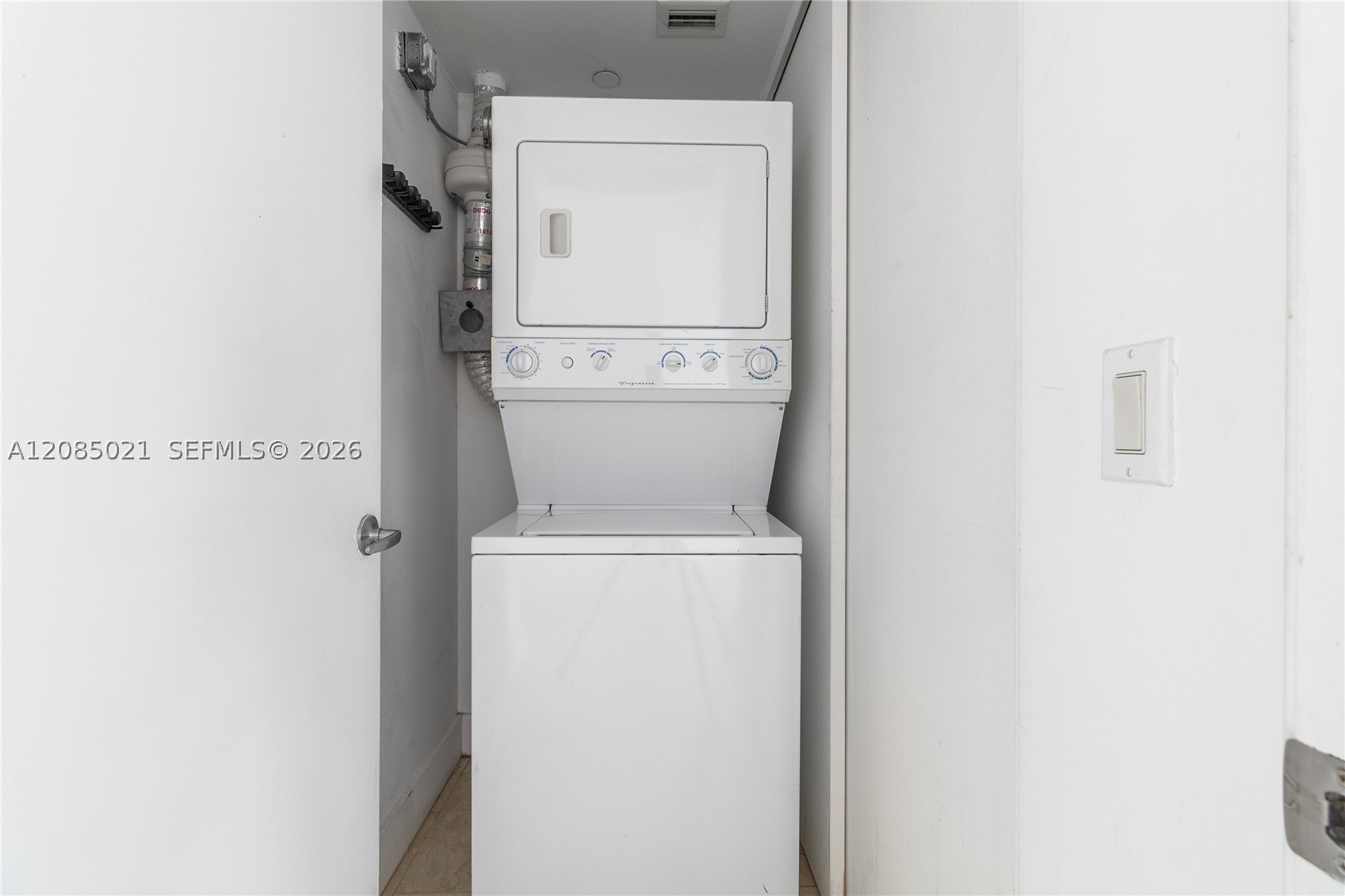 1040 Biscayne Blvd #1806, Miami FL 33132