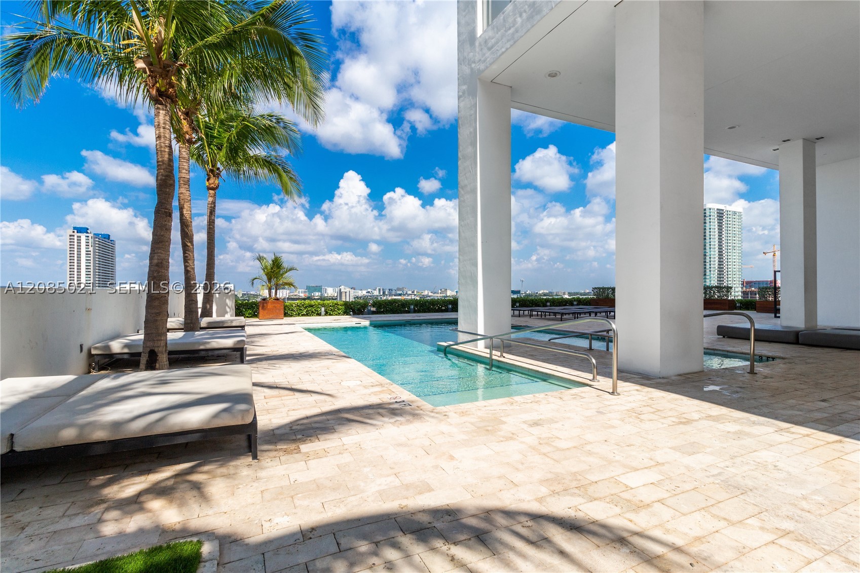 1040 Biscayne Blvd #1806, Miami FL 33132