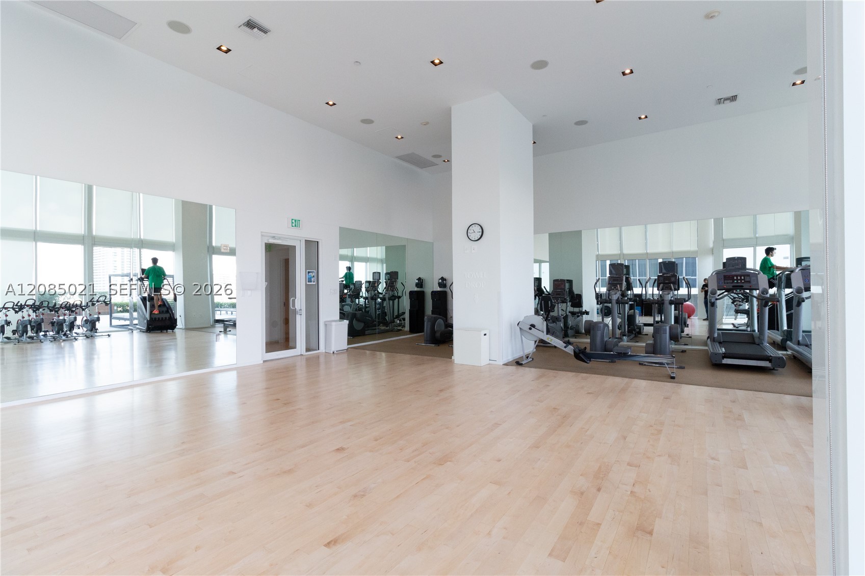 1040 Biscayne Blvd #1806, Miami FL 33132