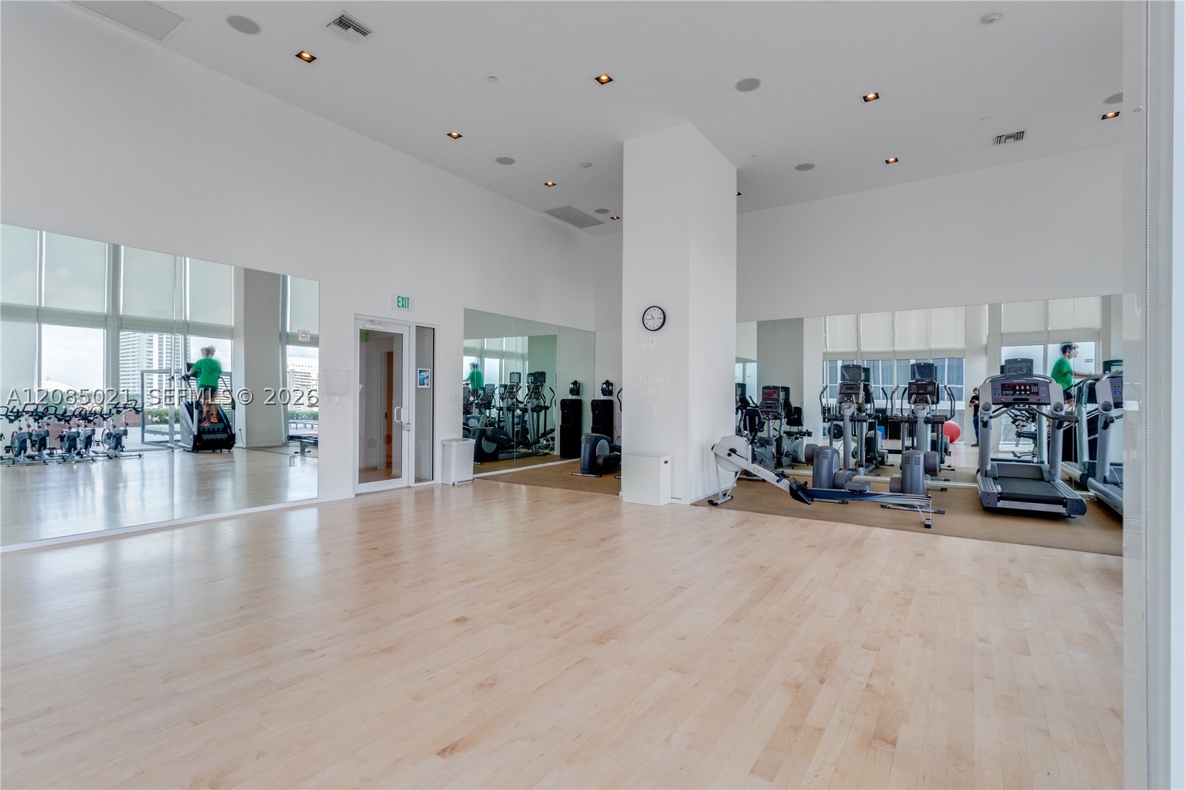 1040 Biscayne Blvd #1806, Miami FL 33132