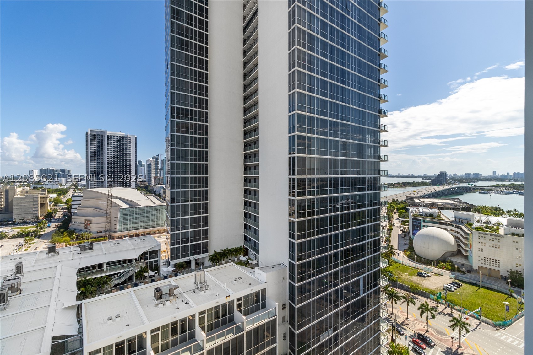 1040 Biscayne Blvd #1806, Miami FL 33132