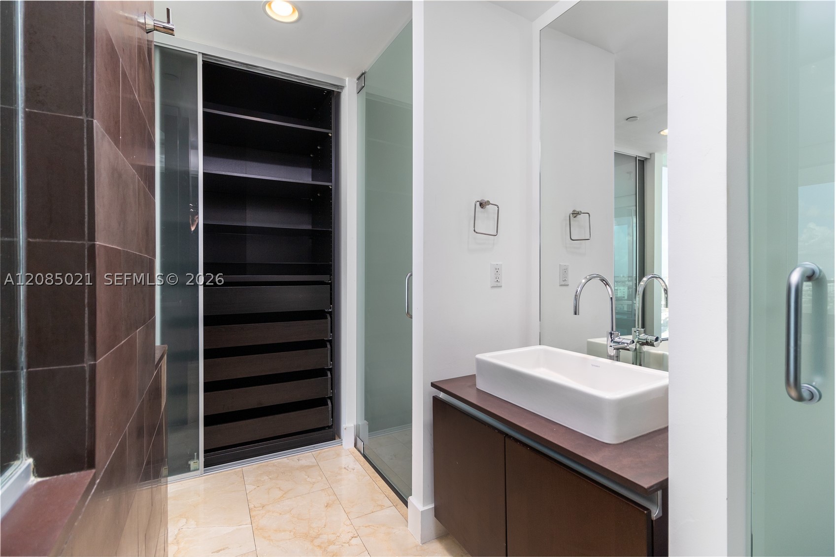 1040 Biscayne Blvd #1806, Miami FL 33132