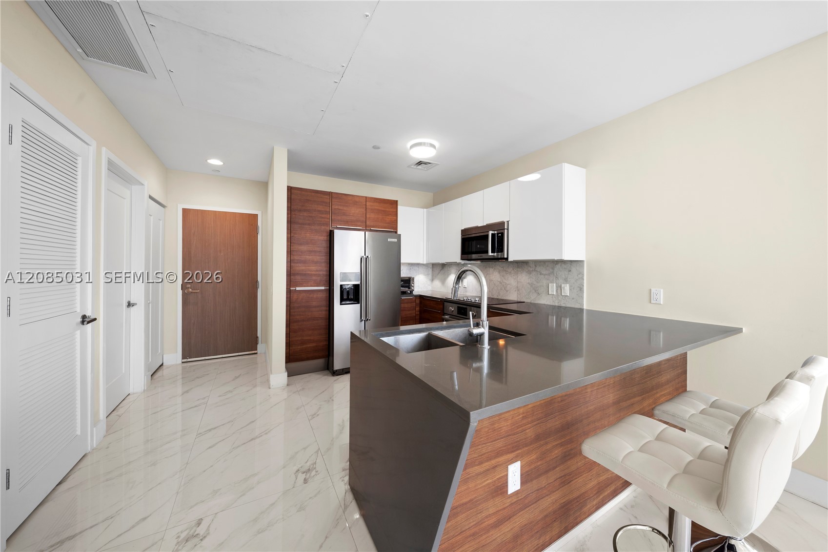 601 NE 27th St #1808, Miami FL 33137