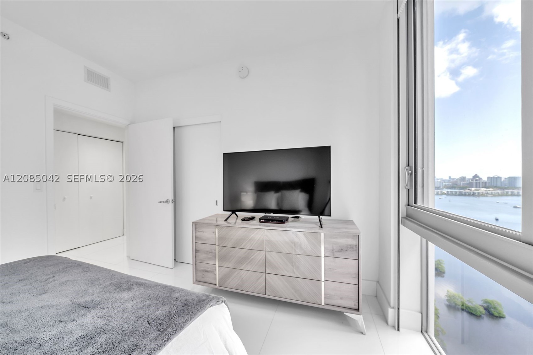 16385 Biscayne Blvd #2707, North Miami Beach FL 33160