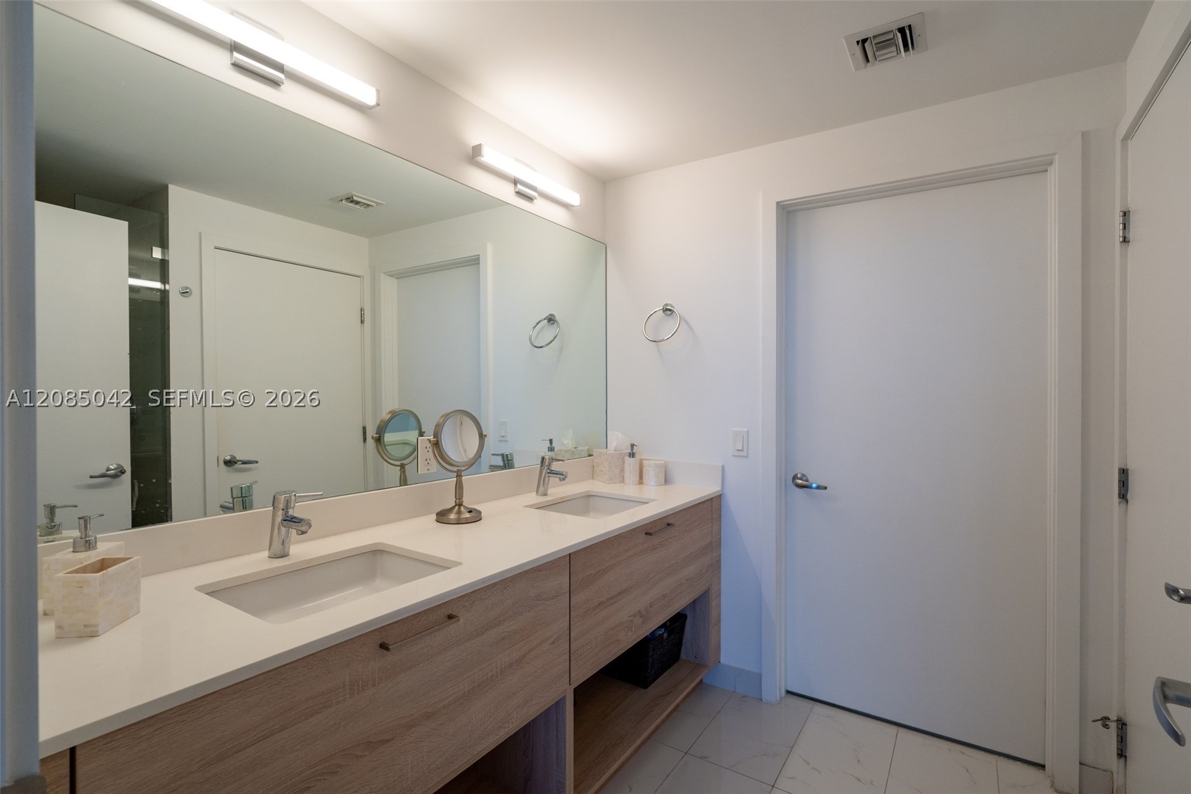 16385 Biscayne Blvd #2707, North Miami Beach FL 33160