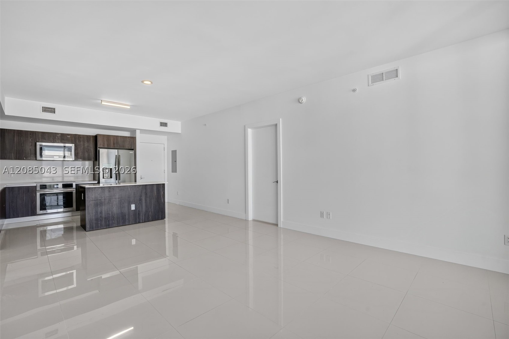 2960 NE 207th St #1105, Aventura FL 33180