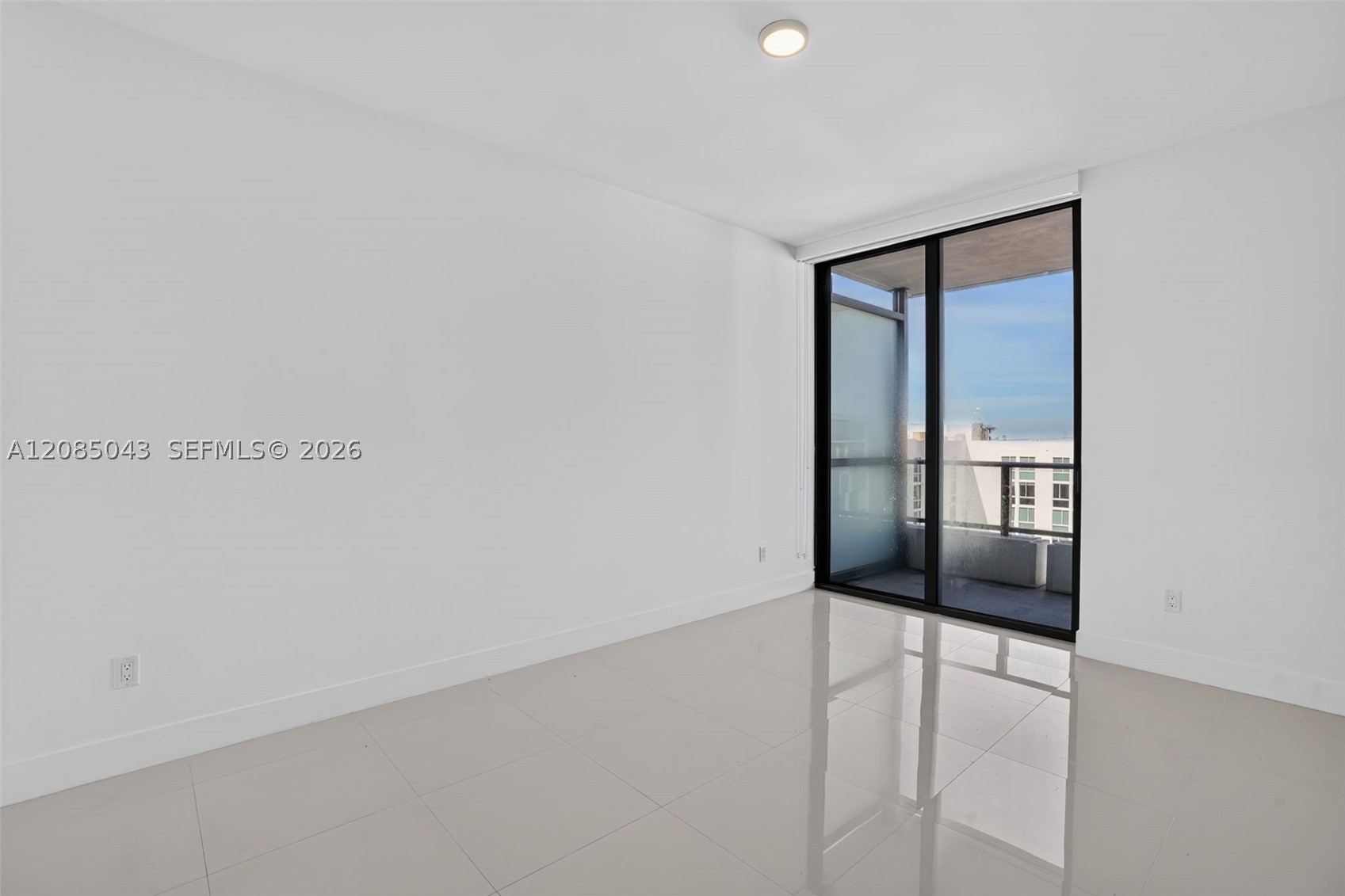 2960 NE 207th St #1105, Aventura FL 33180