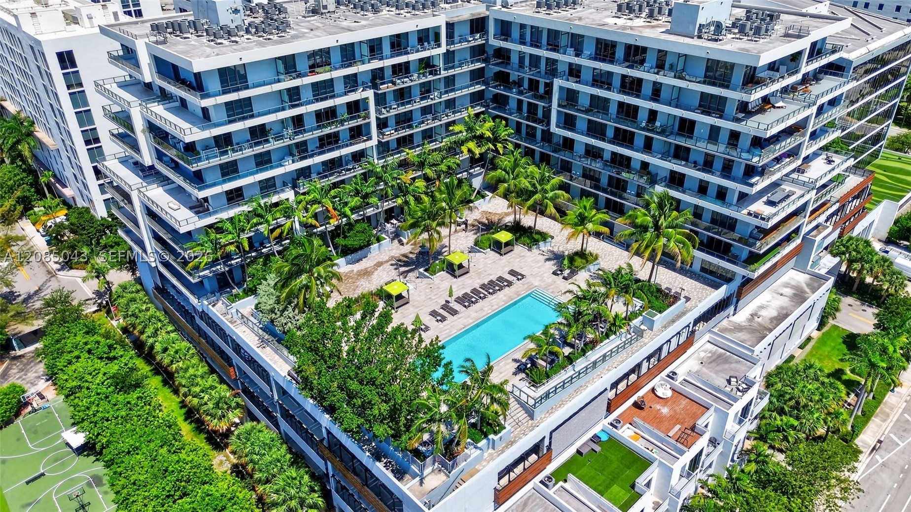 2960 NE 207th St #1105, Aventura FL 33180