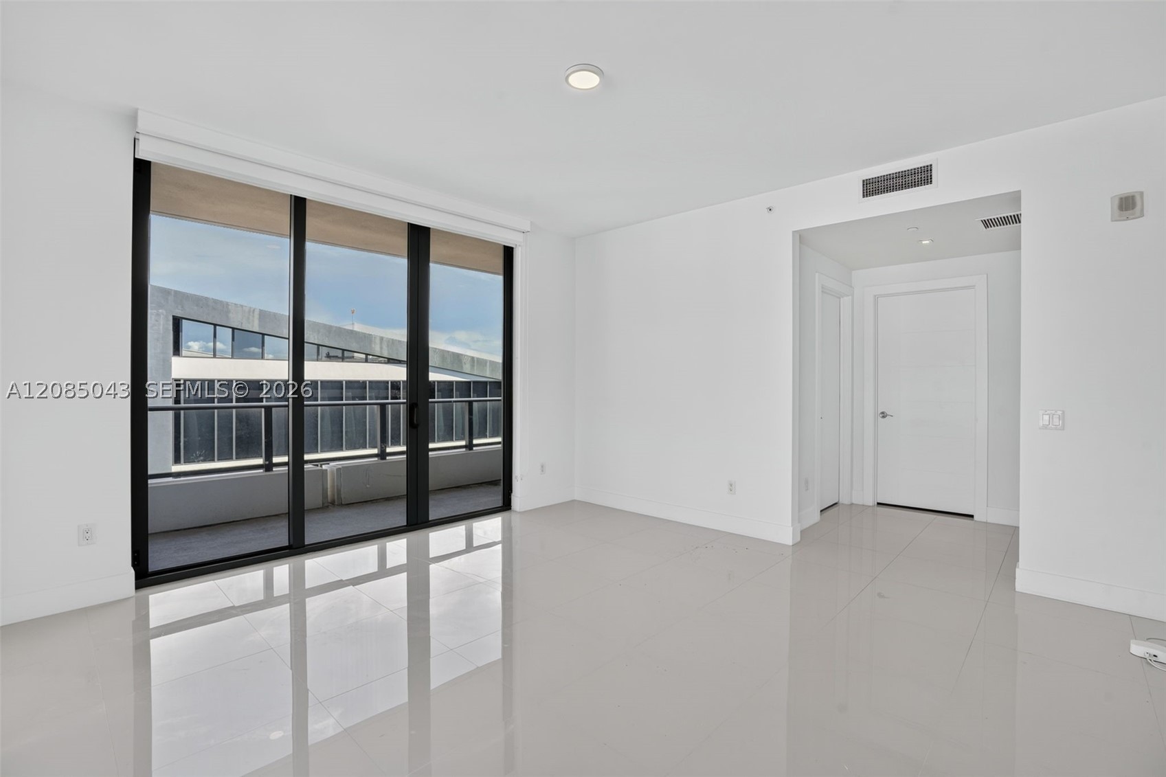 2960 NE 207th St #1105, Aventura FL 33180