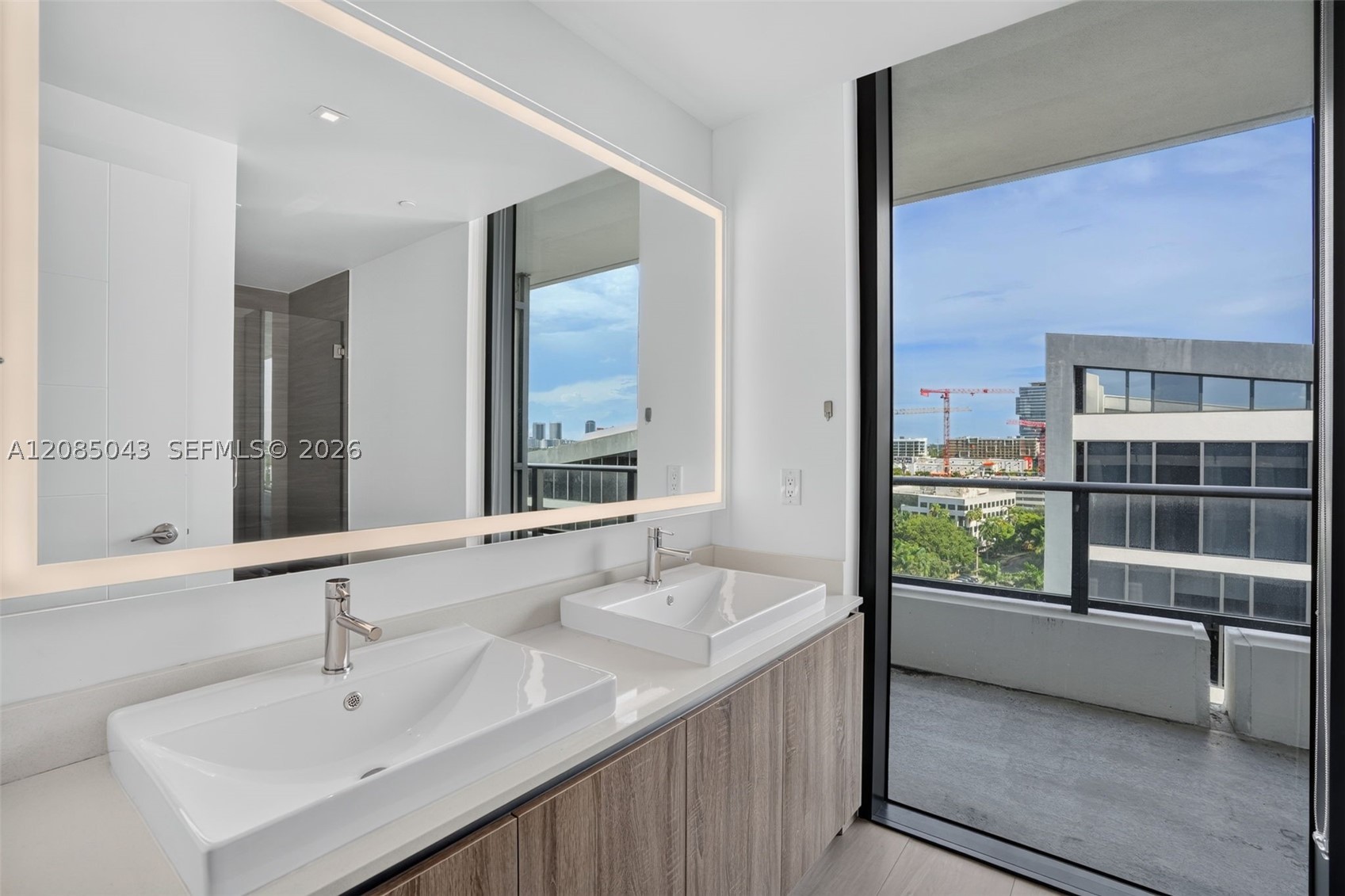 2960 NE 207th St #1105, Aventura FL 33180
