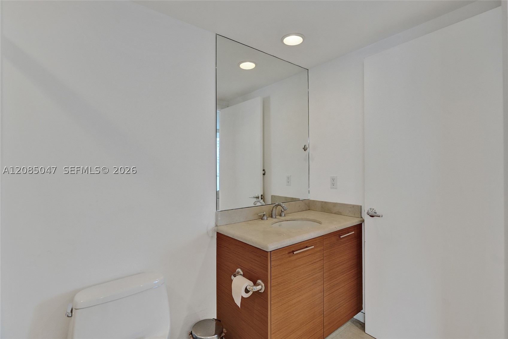 50 Biscayne Blvd #2801, Miami FL 33132