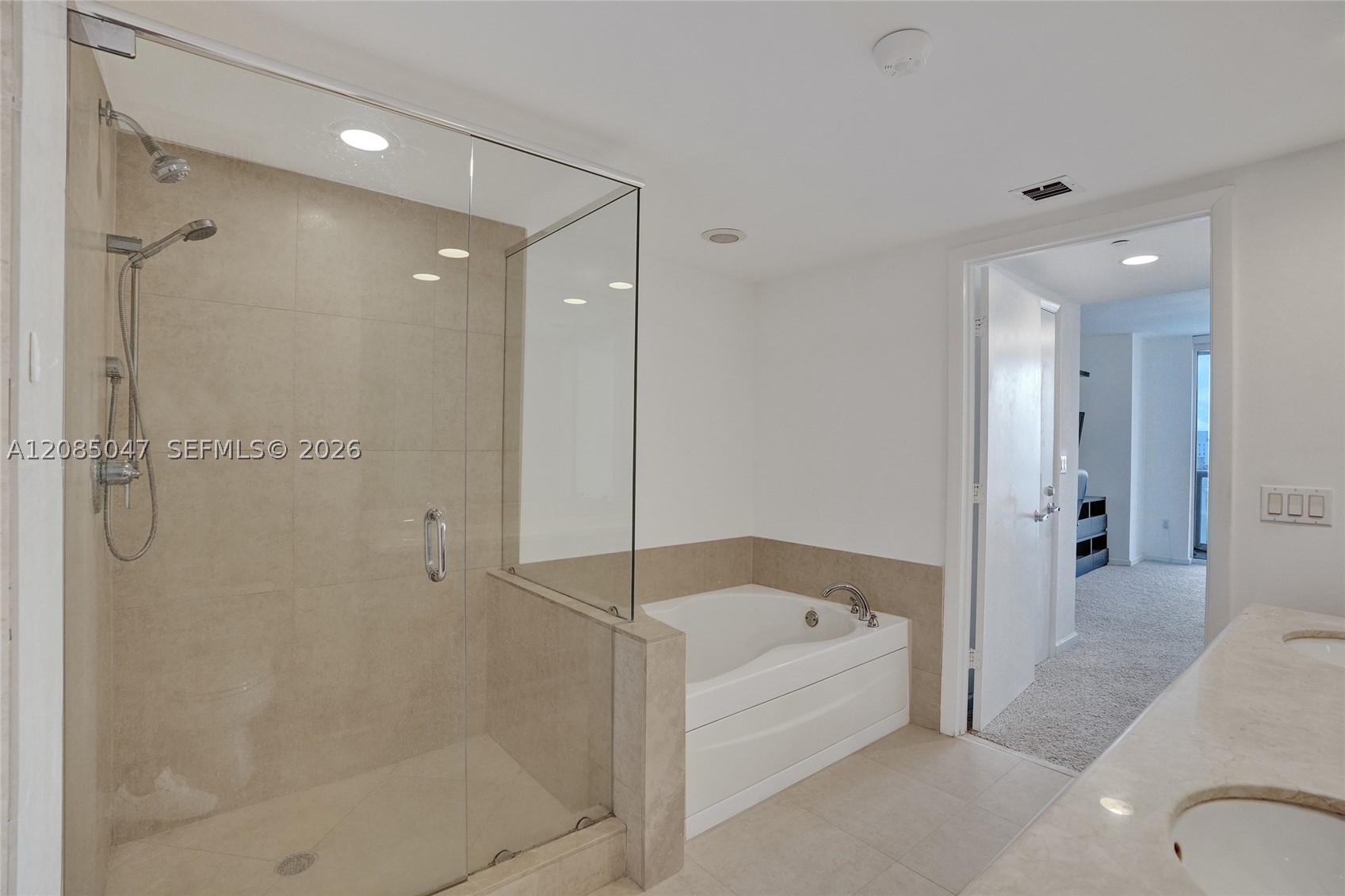 50 Biscayne Blvd #2801, Miami FL 33132