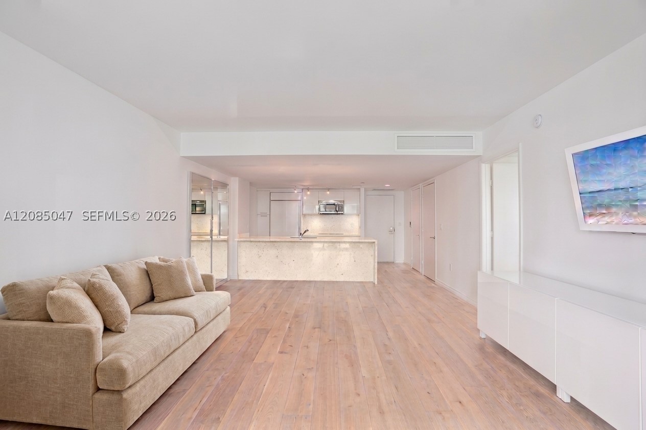 50 Biscayne Blvd #2801, Miami FL 33132