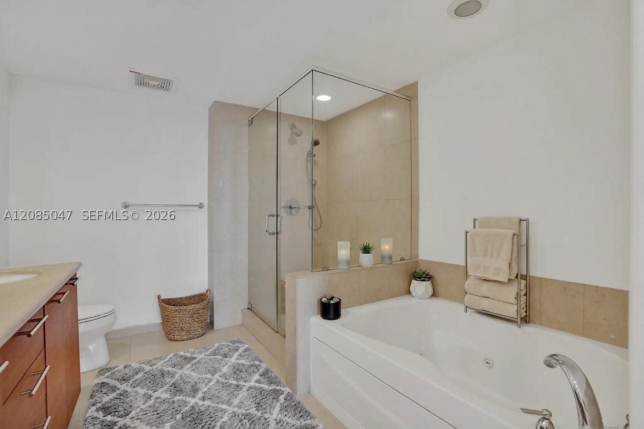 50 Biscayne Blvd #2801, Miami FL 33132